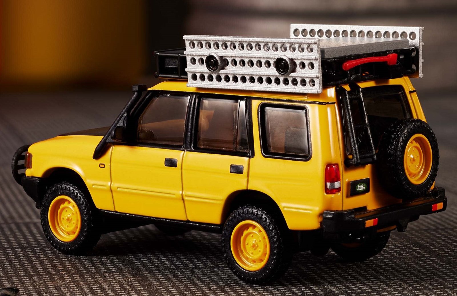 画像: 2024 RLC EXCLUSIVE "ELITE 64 MOD SHOP" 【'94 LAND ROVER DISCOVERY (パーツ換装タイプ)】YELLOW/RR