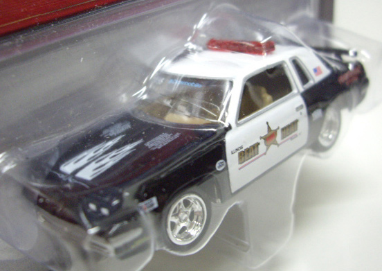 画像: JOHNNY LIGHTNING 2.0  R6 【"OFFICER JAMES LUCKETT"1983 OLDSMOBILE】 BLACK-WHITE