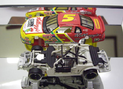 画像: HOT WHEELS PRO RACING  LEGENDS 【#5 TERRY LABONTE KELLOGG'S】　YELLOW-RED/RR