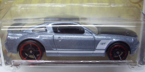 画像: 2011 WALMART EXCLUSIVE "CARS OF THE DECADES" 【FORD MUSTANG GT】 LIGHT GRAY/O5