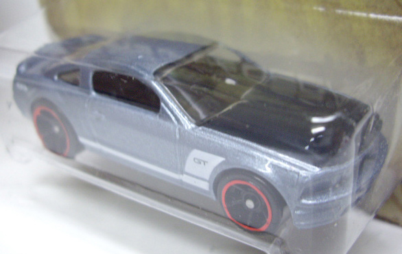 画像: 2011 WALMART EXCLUSIVE "CARS OF THE DECADES" 【FORD MUSTANG GT】 LIGHT GRAY/O5