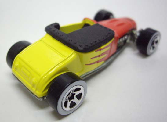 画像: LOOSE - 2003 TARGET DECADES OF HOT WHEELS 【TRACK T】　YELLOW-RED/WW