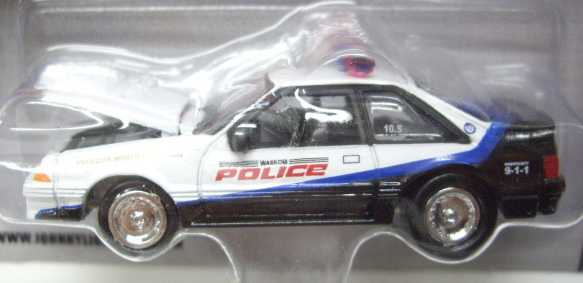 画像: JOHNNY LIGHTNING 2.0  R5 【"LIEUTENANT TIM BROWN"1987 FORD MUSTANG】 WHITE-BLACK