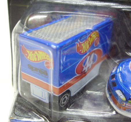 画像: 1998 HOT WHEELS PRO RACING PIT CREW 【TEAM HOT WHEELS KYLE PETTY/PONTIAC GRAND PRIX and TOOL BOX】　LT.BLUE/RR