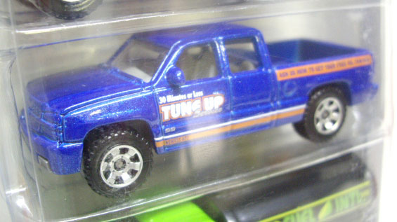 画像: 2010 MATCHBOX 5PACK - SERVICE CENTER No.12 【Tow Truck / International CXT / Chevy Silverado SS / Guzzler / '07 Ford Transit Van 】