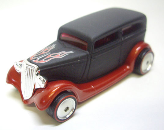 画像: LOOSE - LARRY'S GARAGE CHASE 【'34 FORD SEDAN】　FLAT BLACK/RR  (セットばらし・サイン付き）